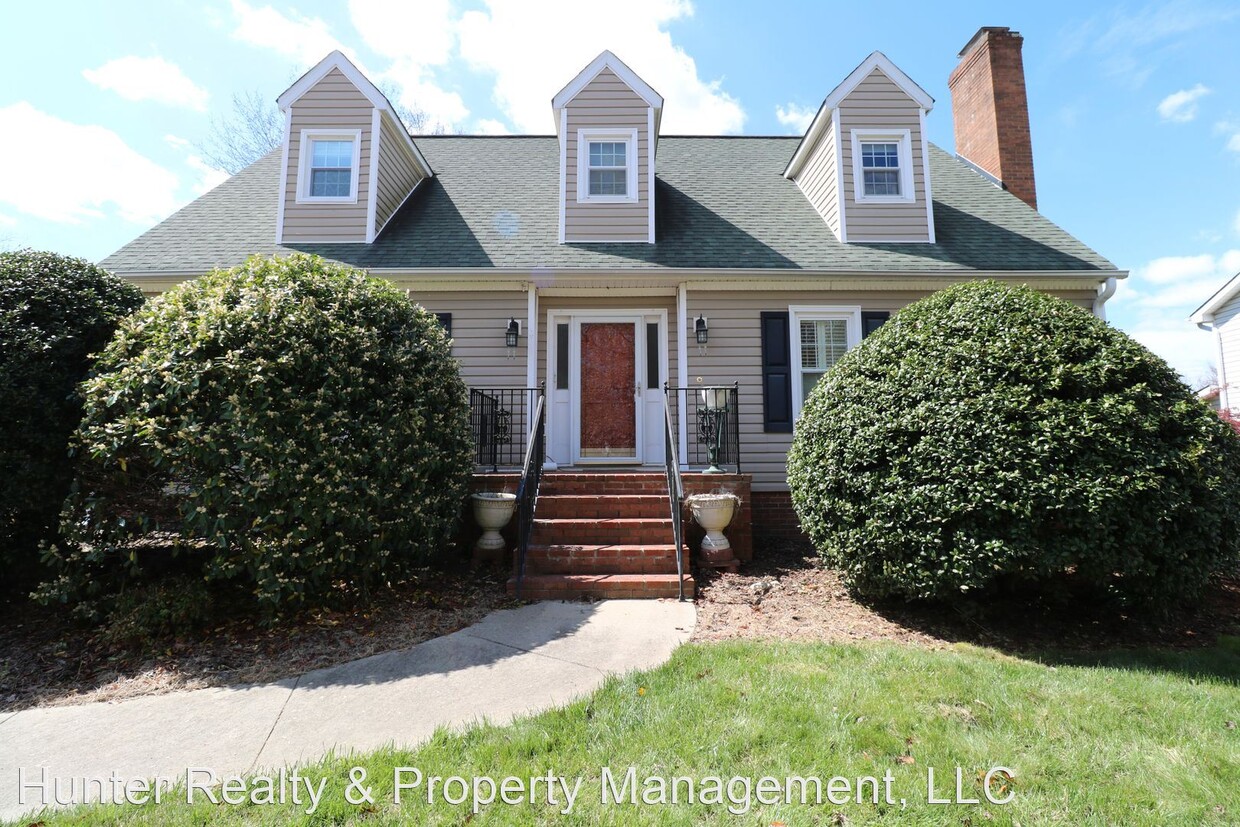 Primary Photo - 3 br, 2.5 bath House - 1520 Chimney Rock D...