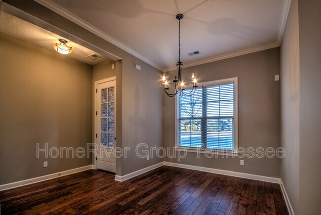 Building Photo - 7915 Country Lake Dr