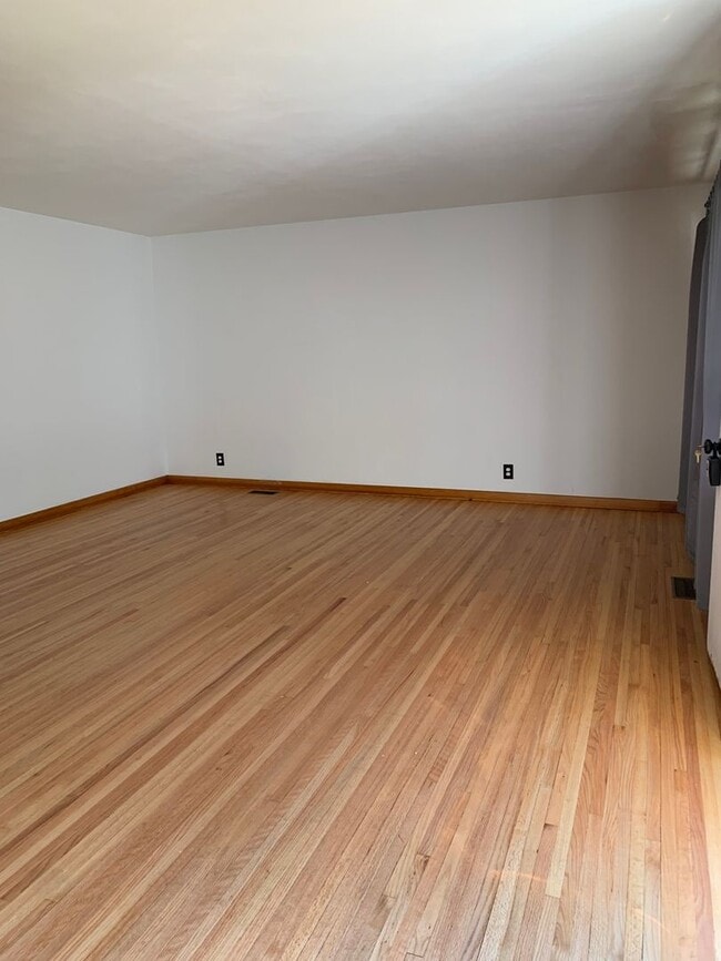 Building Photo - 1206 E Fortuna St