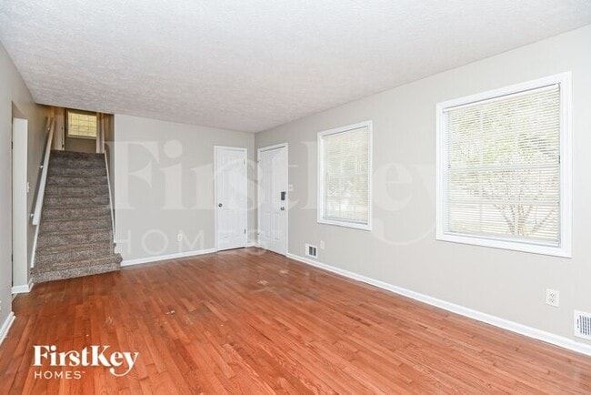 Building Photo - 3746 Lavilla Dr