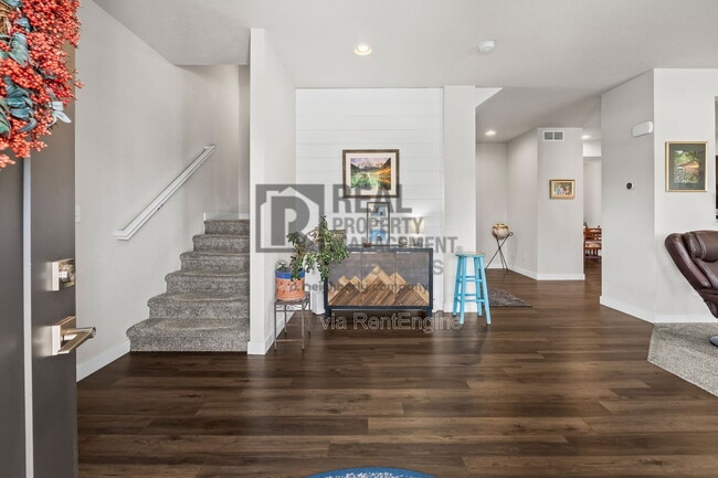 Foto del edificio - 218 E Chestnut St