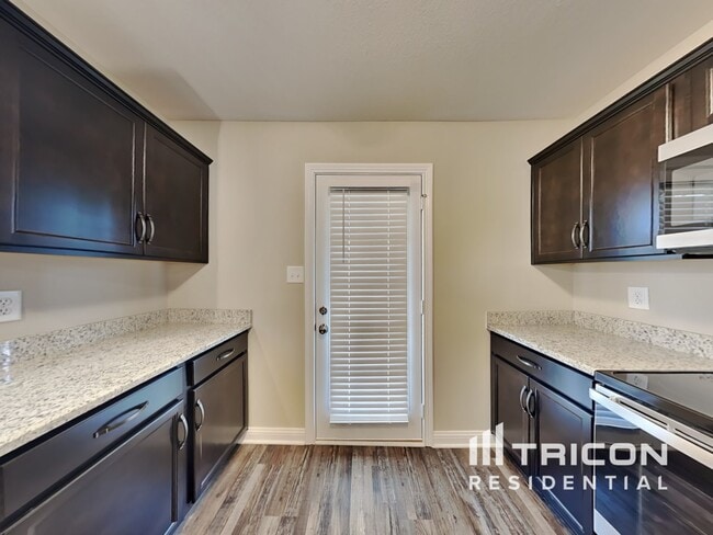 Building Photo - 1077 Dublin Dr Clarksville TN