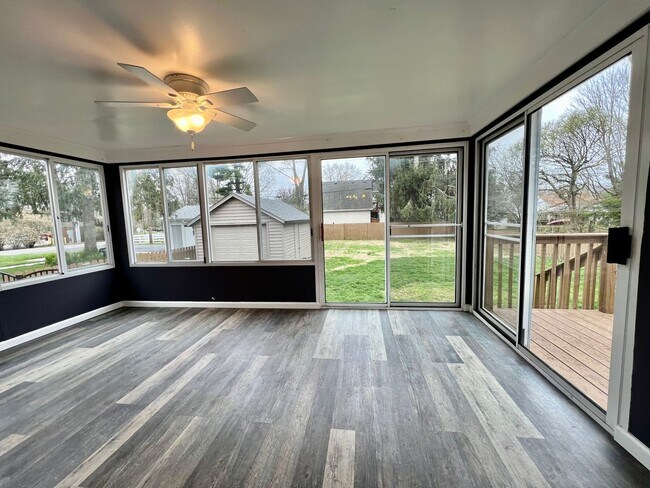 Building Photo - Adorable home located in St. Matthews
