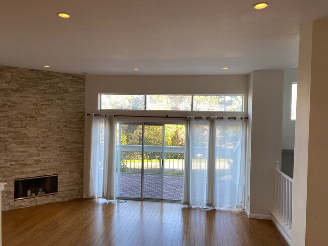 Building Photo - 100 Livingston Terrace Dr