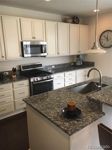 Foto del edificio - 14090 Blue Wing Ln