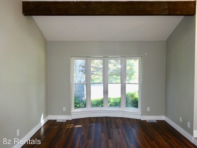 Building Photo - 10323 Northpark Dr