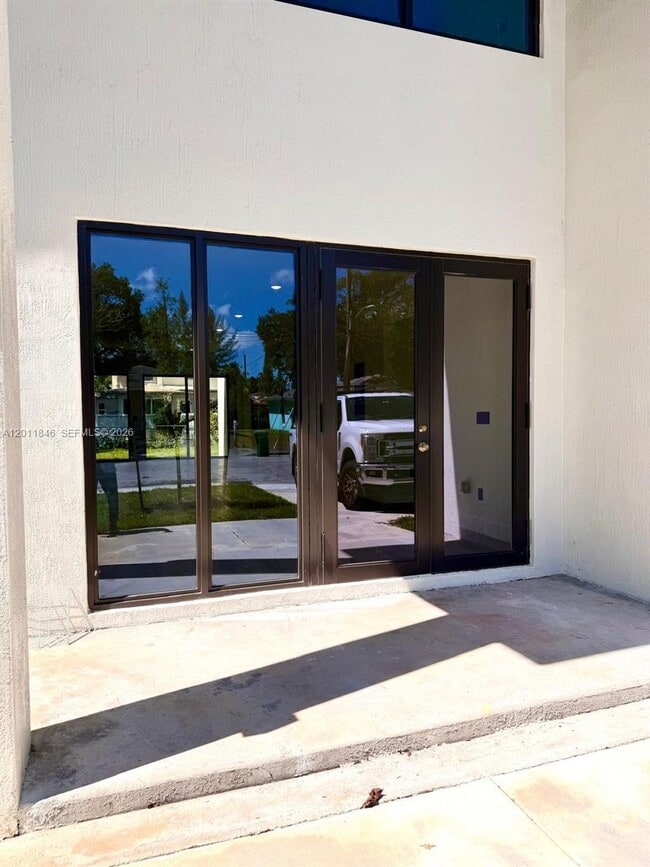 Foto del edificio - 3371 NW 51st St