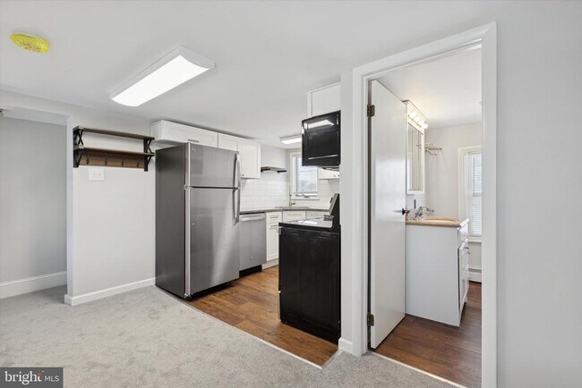 Foto del edificio - 371 W Main St