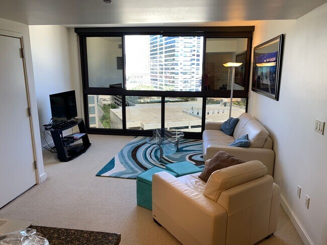 Foto del edificio - Fully Furnished 1 Bed-1BathPet Friendly Un...