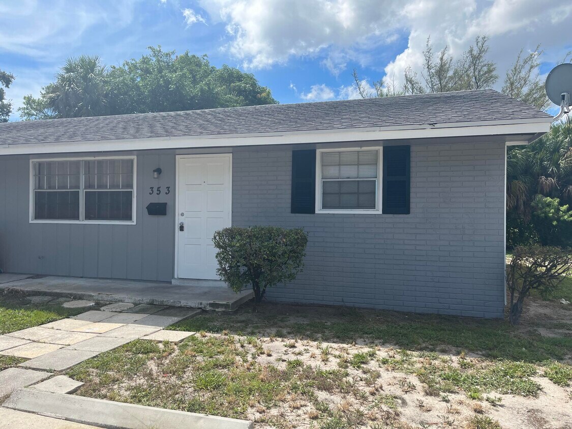 Foto principal - 353 Silver Beach Rd