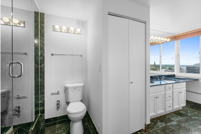 Building Photo - 1344 N Dearborn St