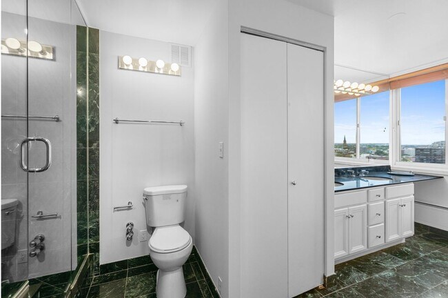 Foto del edificio - 1344 N Dearborn St