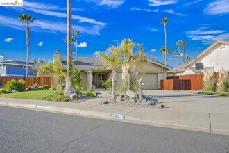 Building Photo - 5545 Drakes Ct