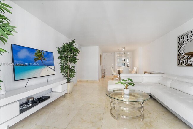 Building Photo - 5701 Collins Ave