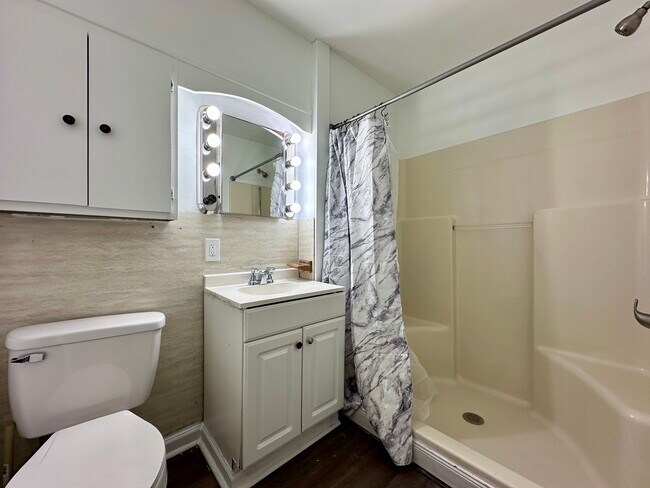 Foto del edificio - 1102 Pollock Ave