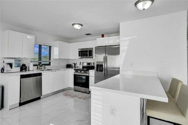 Building Photo - 1712 NW 76th Terrace