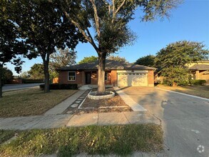 Building Photo - 1820 Southeastern Trail