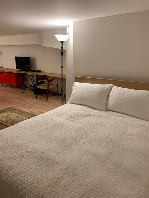 New mattress on queen sized bed - 1914 Biltmore St NW
