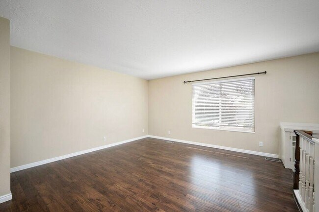 Foto del edificio - 12093 Pineridge Rd