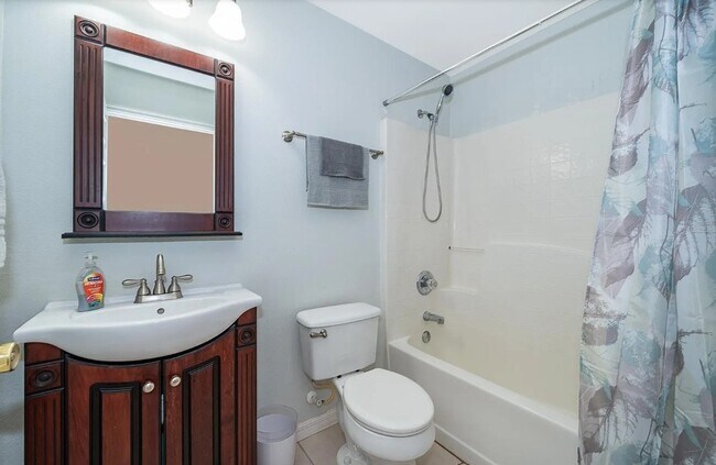 Foto del edificio - 153 Pine Isle Dr