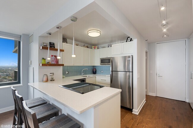 Foto del edificio - 3660 N Lake Shore Dr