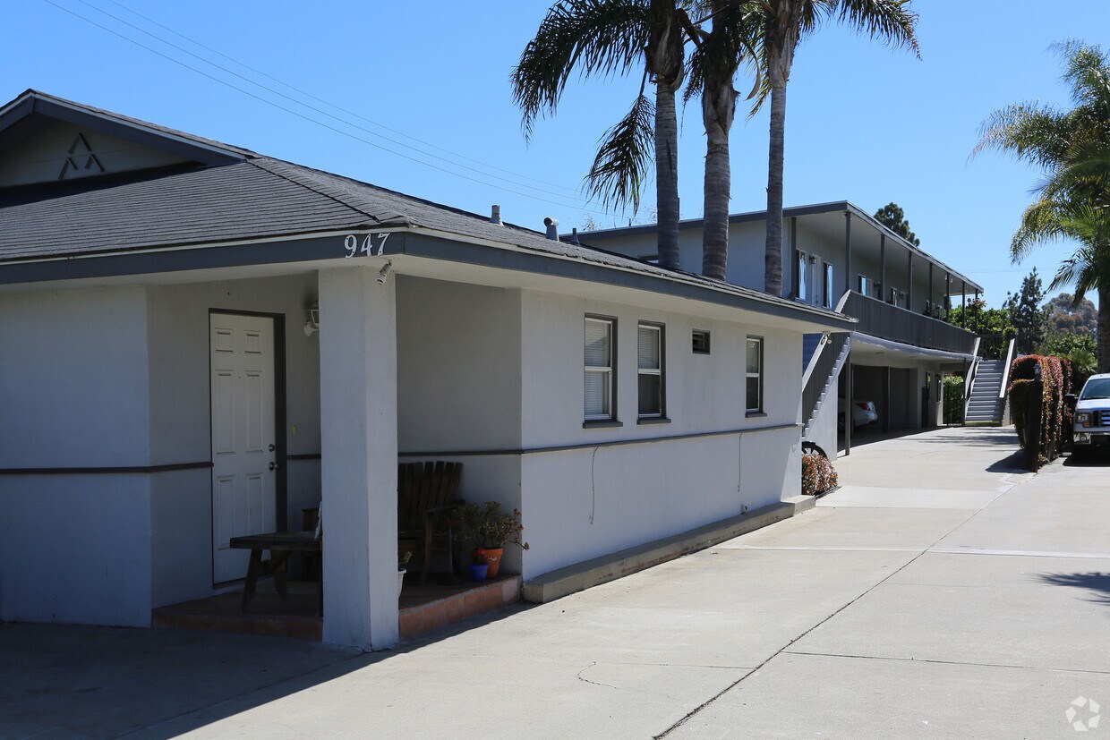 Primary Photo - 941-947 Oak Ave