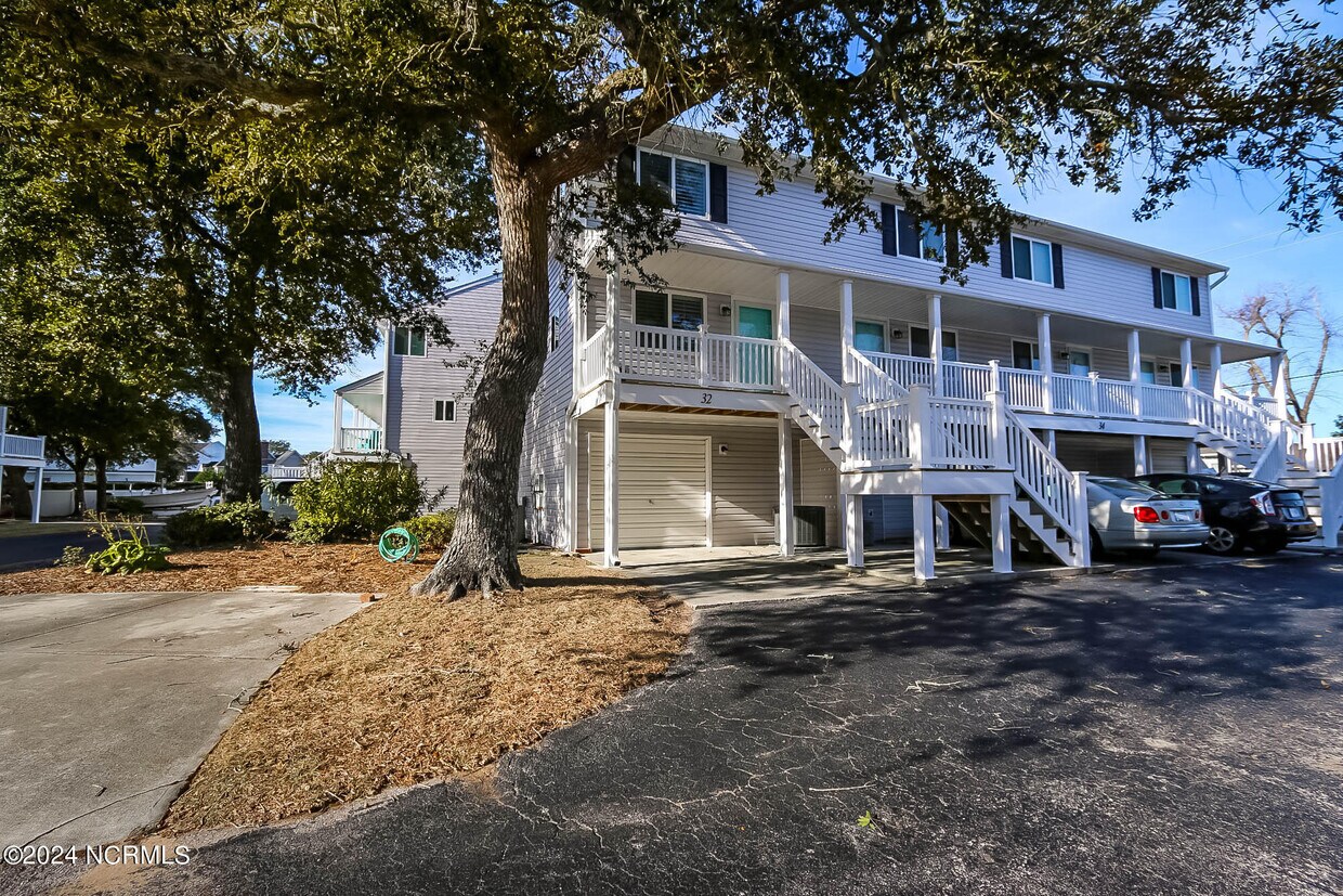 2411 Front St Unit 32, Beaufort, NC 28516 Condo for Rent in Beaufort
