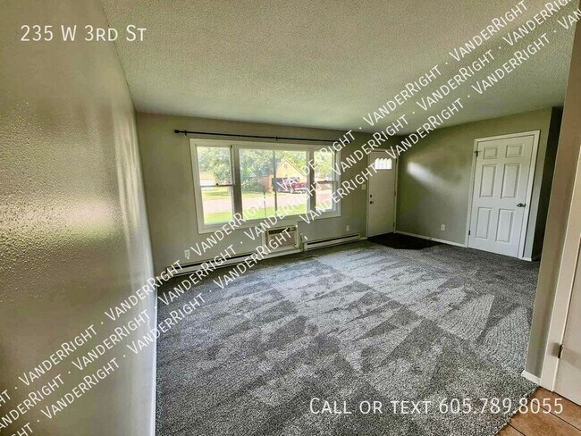 Foto del edificio - 235 W 3rd St-