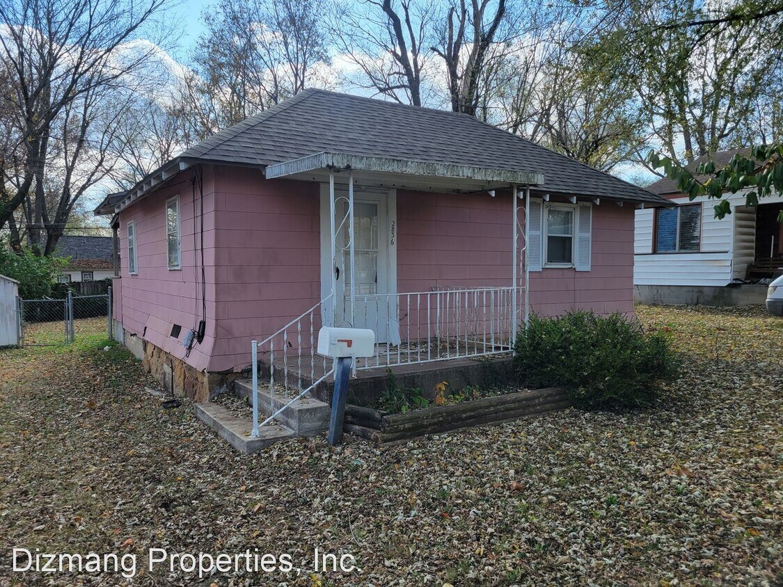 2 br, 1 bath House 2836 W. Elm St House Rental in Springfield, MO