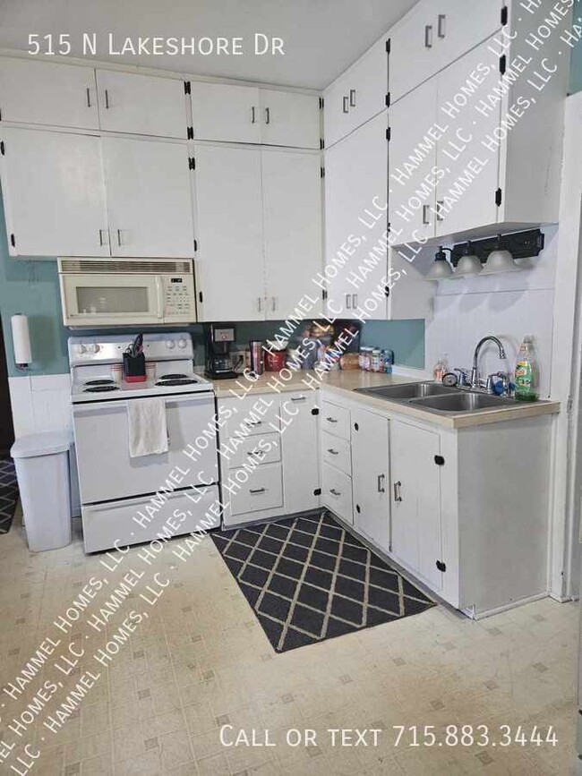 Building Photo - 515 N Lakeshore Dr
