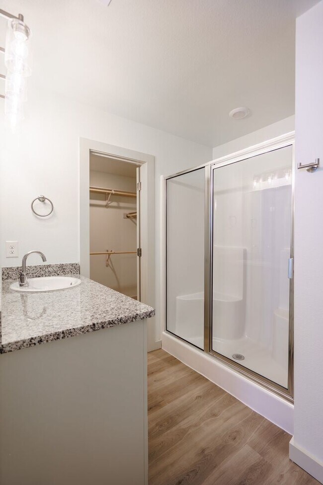 Foto del edificio - New Construction built in Elm Meadows!