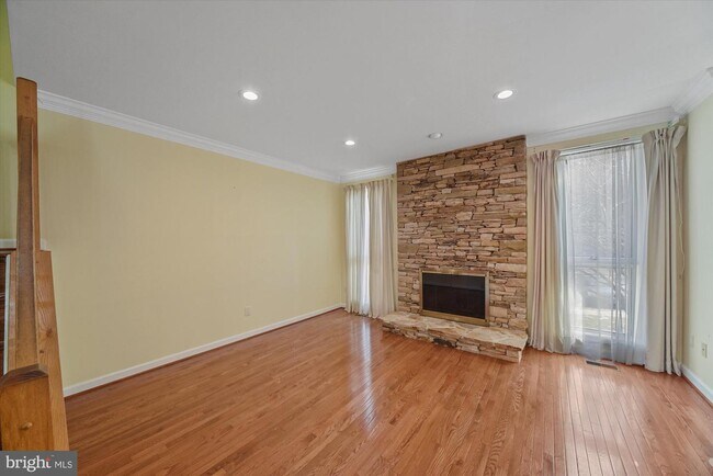 Foto del edificio - 14 Chasemount Ct