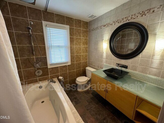 Foto del edificio - 3129 Stanhope Ave