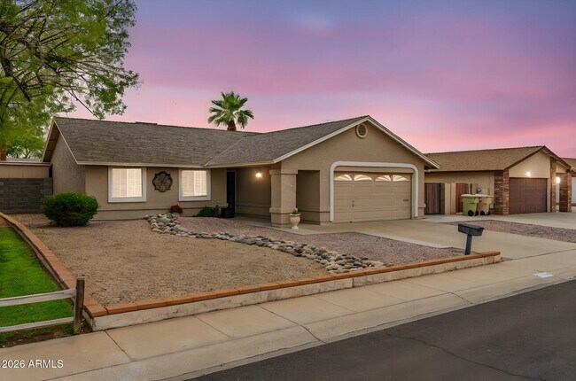 Foto del edificio - 5625 W Sunnyside Dr