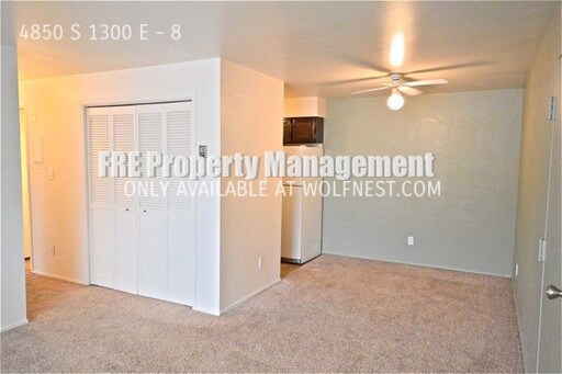 Building Photo - Stunning 2 Bedroom Holladay Condo! No Depo...