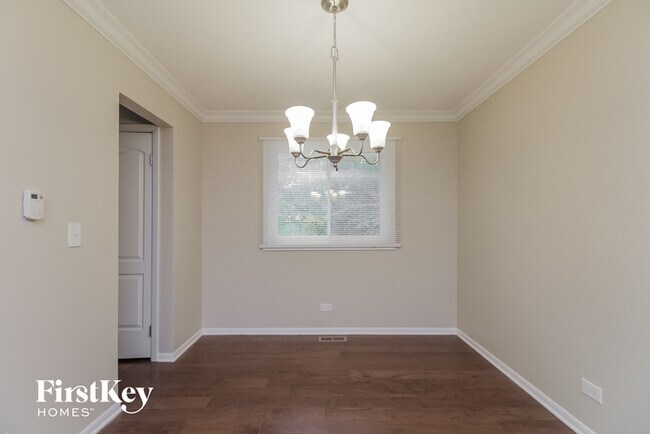 Building Photo - 6S124 Lakewood Dr