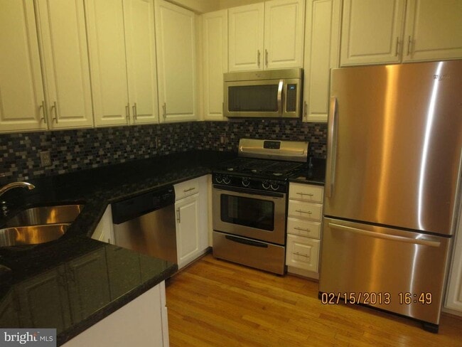 Foto del edificio - 6540 Creek Run Dr