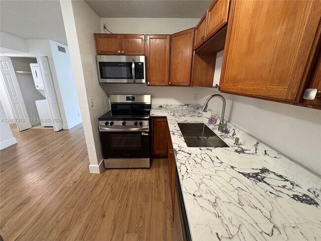 Foto del edificio - 3251 NW 102nd Terrace