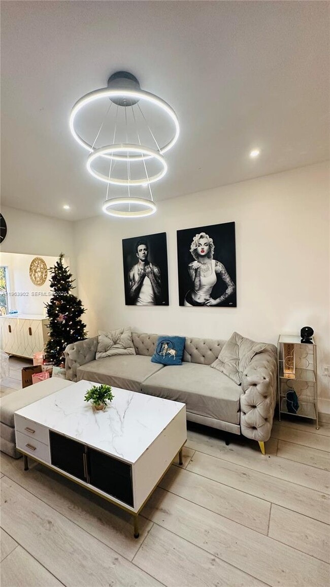 Building Photo - 1668 SW 20th St