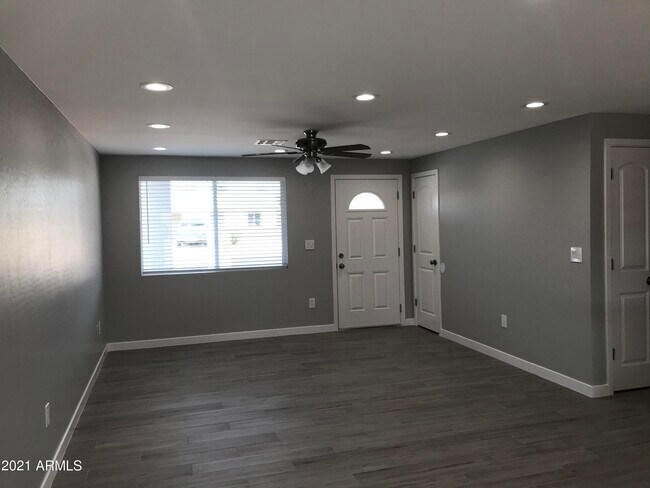 Foto del edificio - 3479 E Hearn Rd