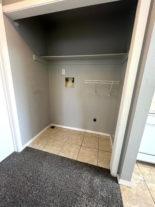 Foto del edificio - 5017-5019 Bannock Hwy