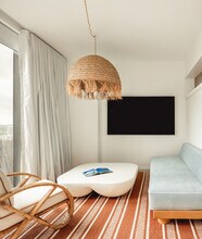 Building Photo - 221 SW 1st Ave