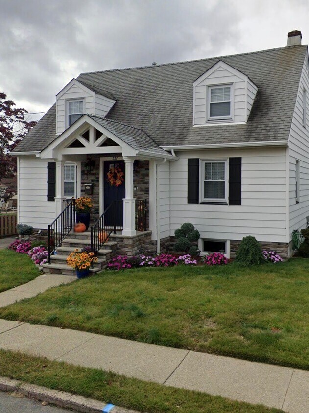 Primary Photo - 337 2nd St
