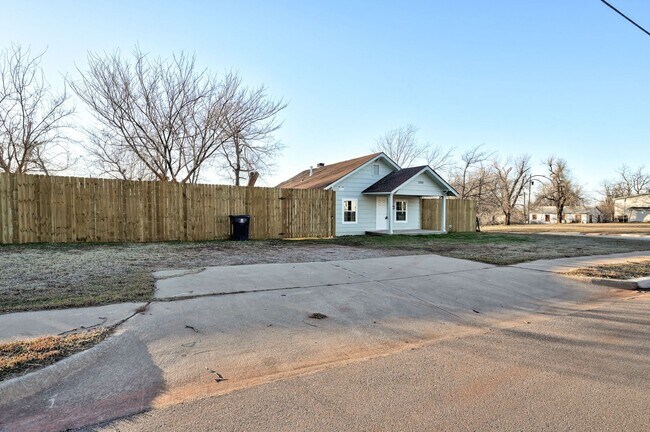 Foto del edificio - Remodeled 2BD/1BTH Home in the Heart of OK...