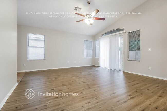 Foto del edificio - 8431 W Troy St