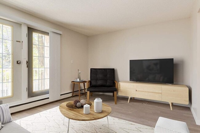 Building Photo - Mirror Lake Apartments