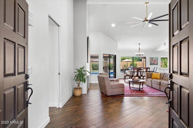 Foto del edificio - 10628 E Cinnabar Ave