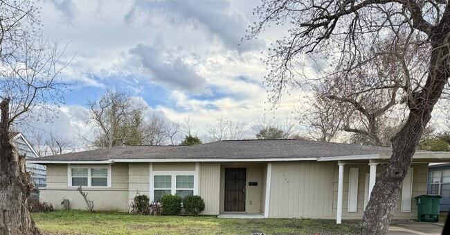 Building Photo - 6144 Doulton Dr