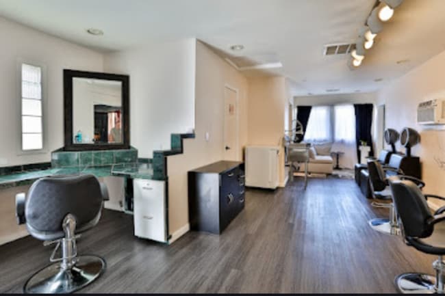 Foto del edificio - 3915.5 Riverside Dr