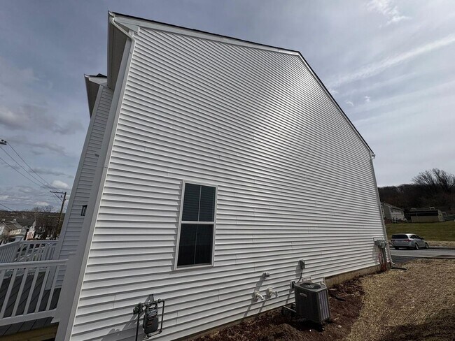 Building Photo - Brand new End Unit Spacious 3BR Townhome in Downingtown